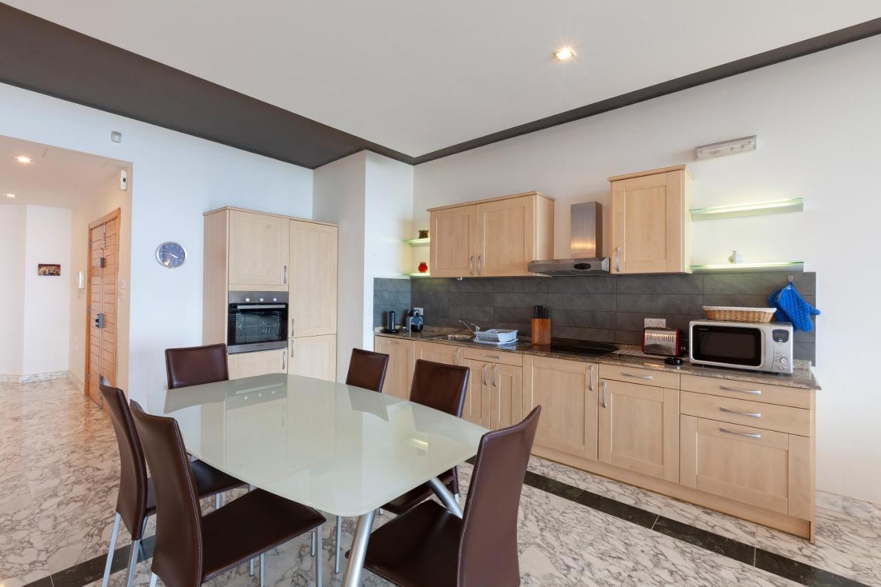 Spacious Seafront Apt With Living, Sofa, Wifi & Ac By 360 Estates Sliema Exteriör bild